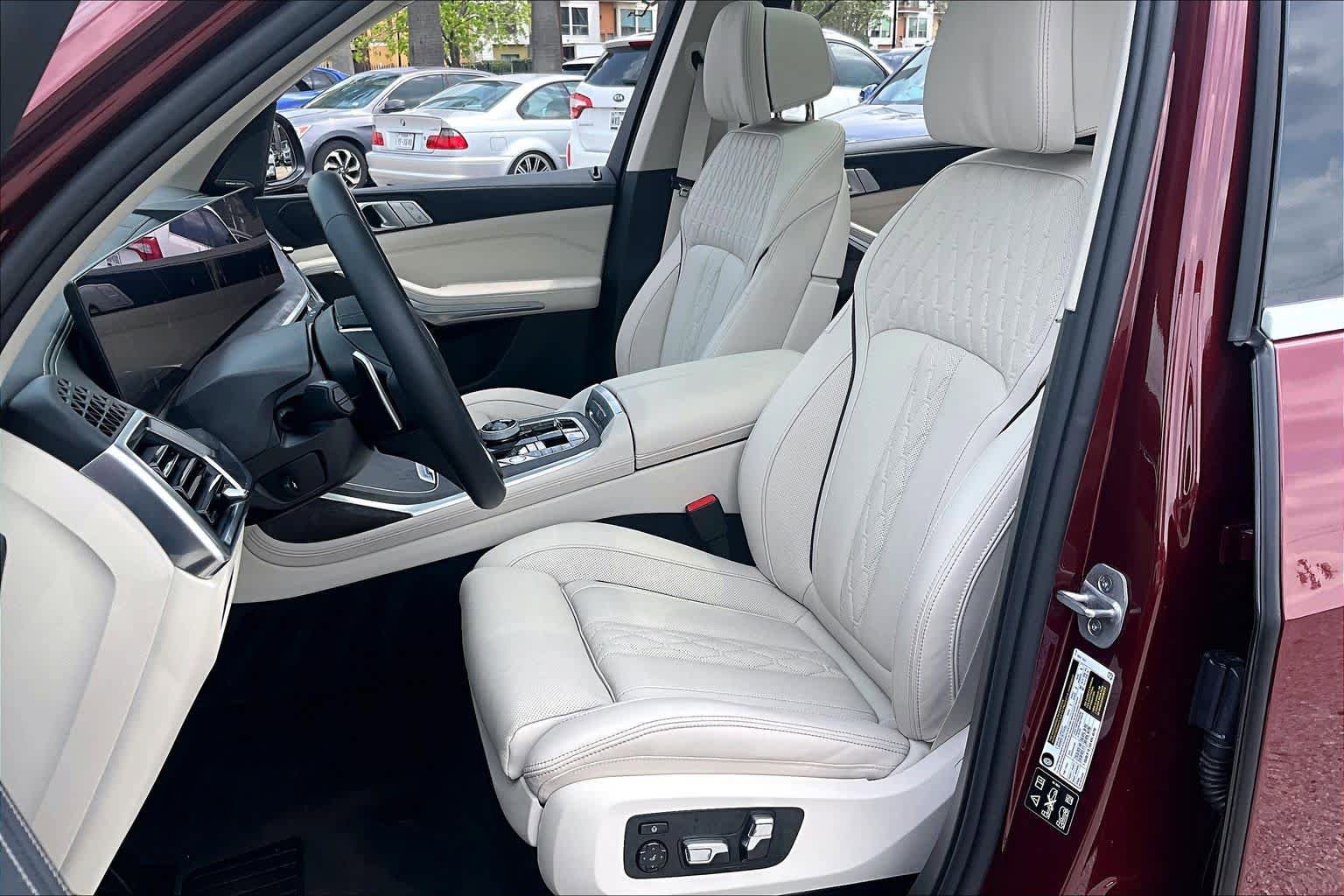 Used 2026 BMW X7 xDrive40i AWD/4WD image 7