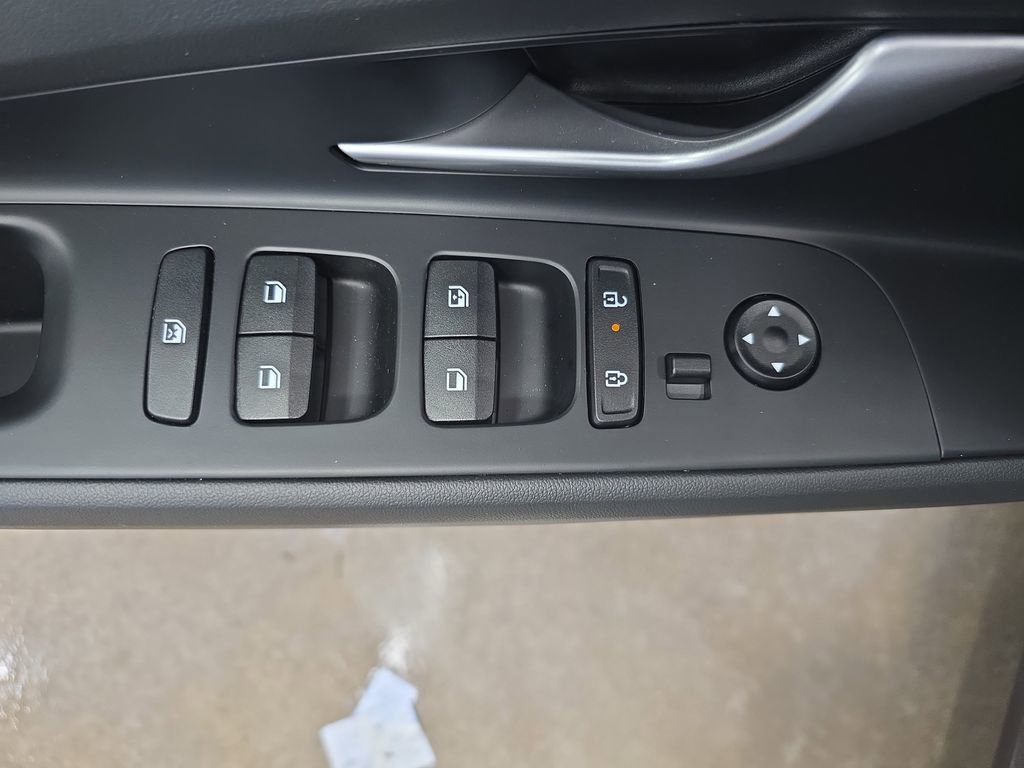 Certified 2025 Hyundai Elantra Limited image 28