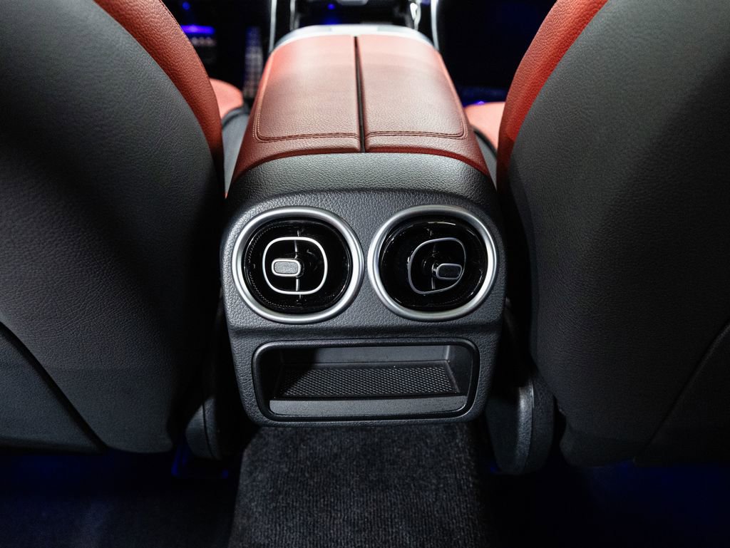 Certified 2025 Mercedes-Benz C 300 4MATIC Sedan image 28