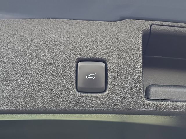 Certified 2024 Ford Escape ST-Line w/ Tech Pack #1 AWD/4WD image 9
