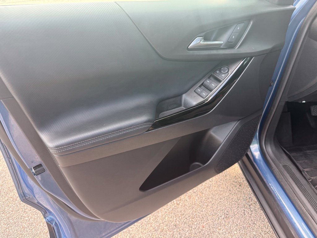 Used 2025 Chevrolet Equinox LT w/ Safety and Technology Package FWD image 13