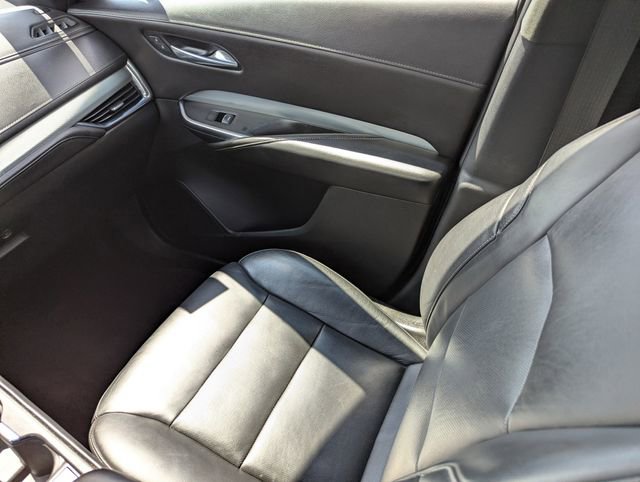 Used 2021 Cadillac XT4 Premium Luxury image 16