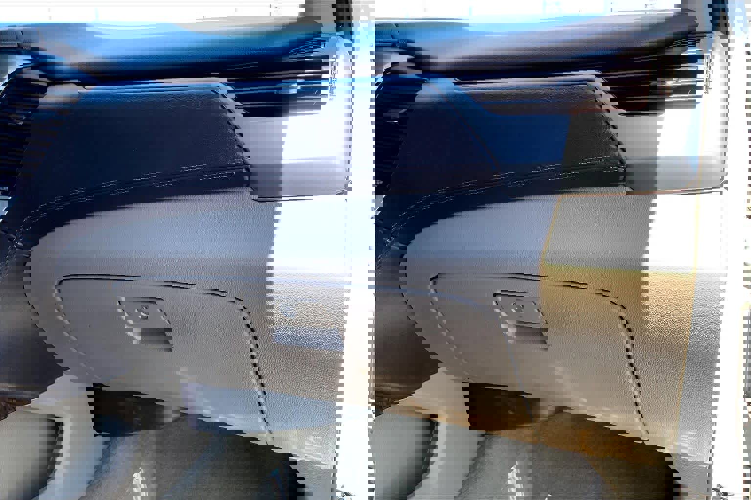 Used 2015 Chevrolet Tahoe LT RWD image 18