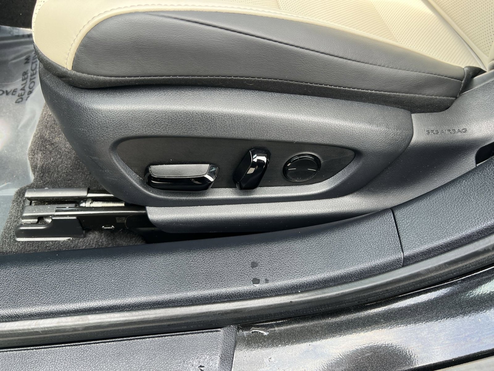 Used 2024 Lexus ES 350 w/ Premium Package image 14