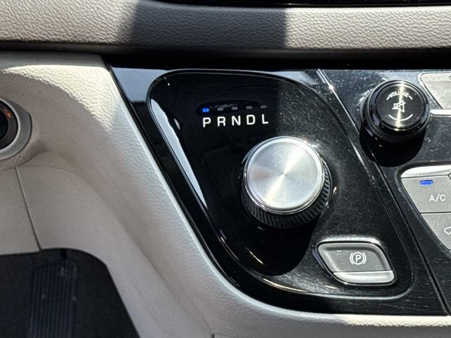 Used 2017 Chrysler Pacifica Touring FWD image 22