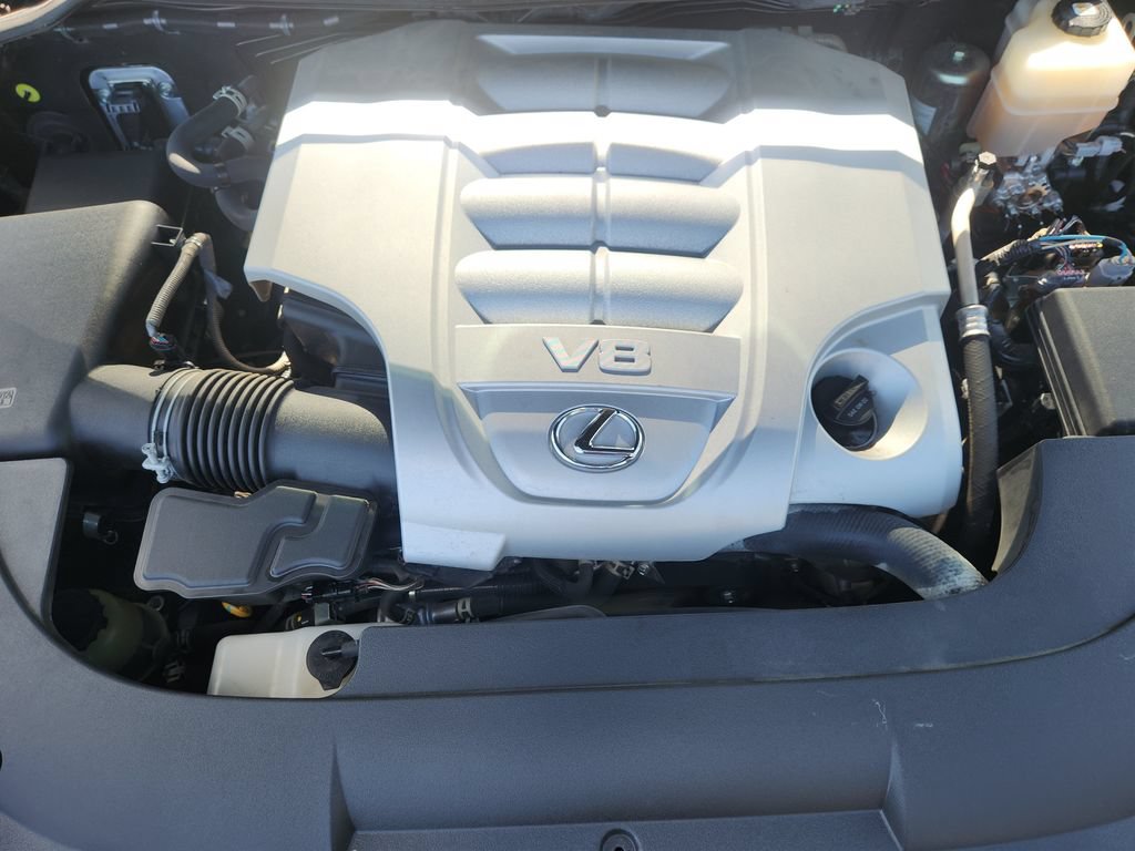 Used 2021 Lexus LX 570 4WD w/ Luxury Package image 31