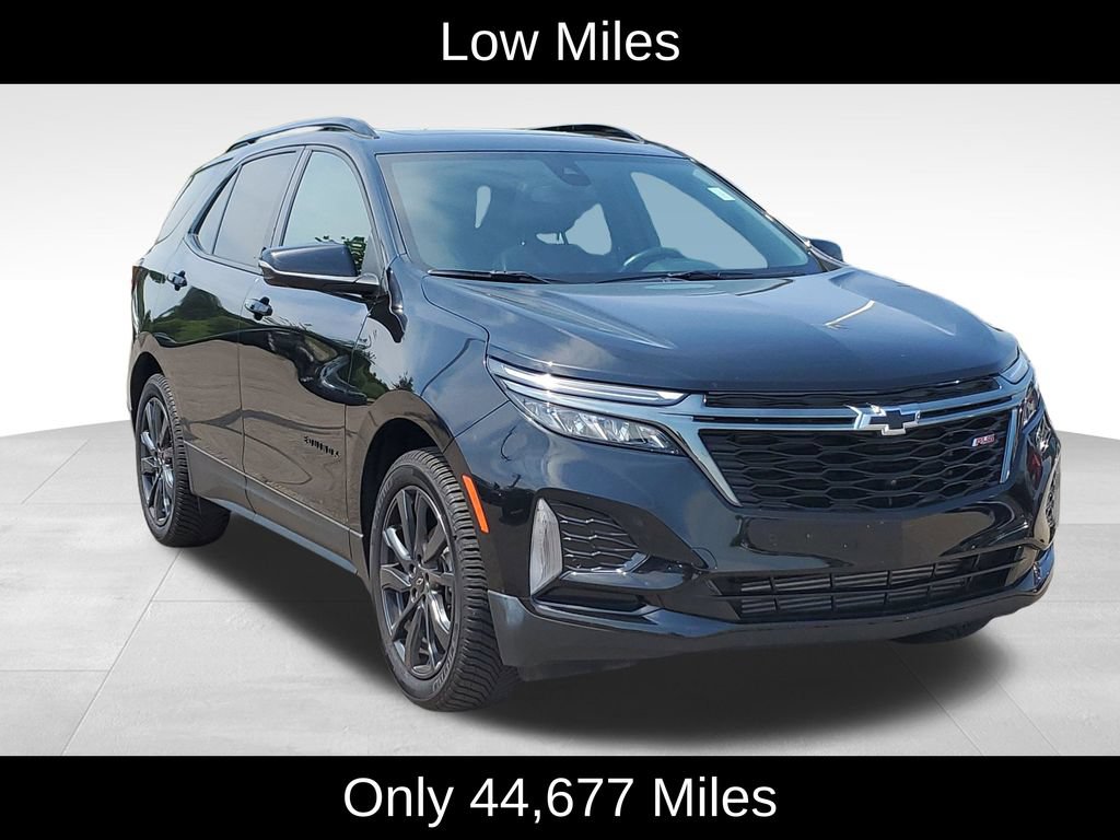 Certified 2022 Chevrolet Equinox RS w/ RS Leather Package AWD/4WD image 2