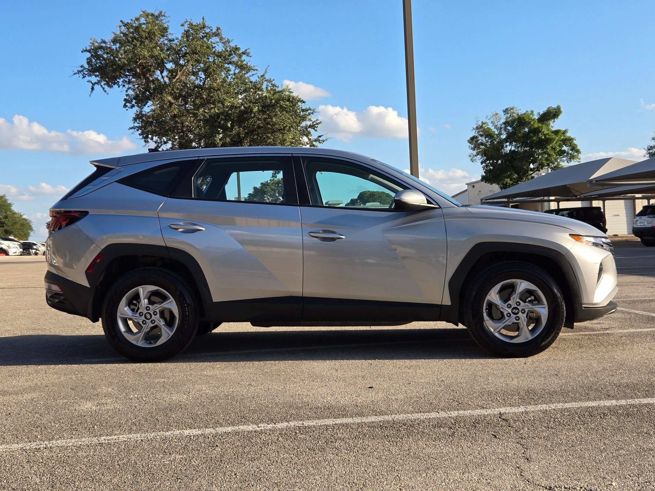 Used 2024 Hyundai Tucson SE AWD/4WD image 2