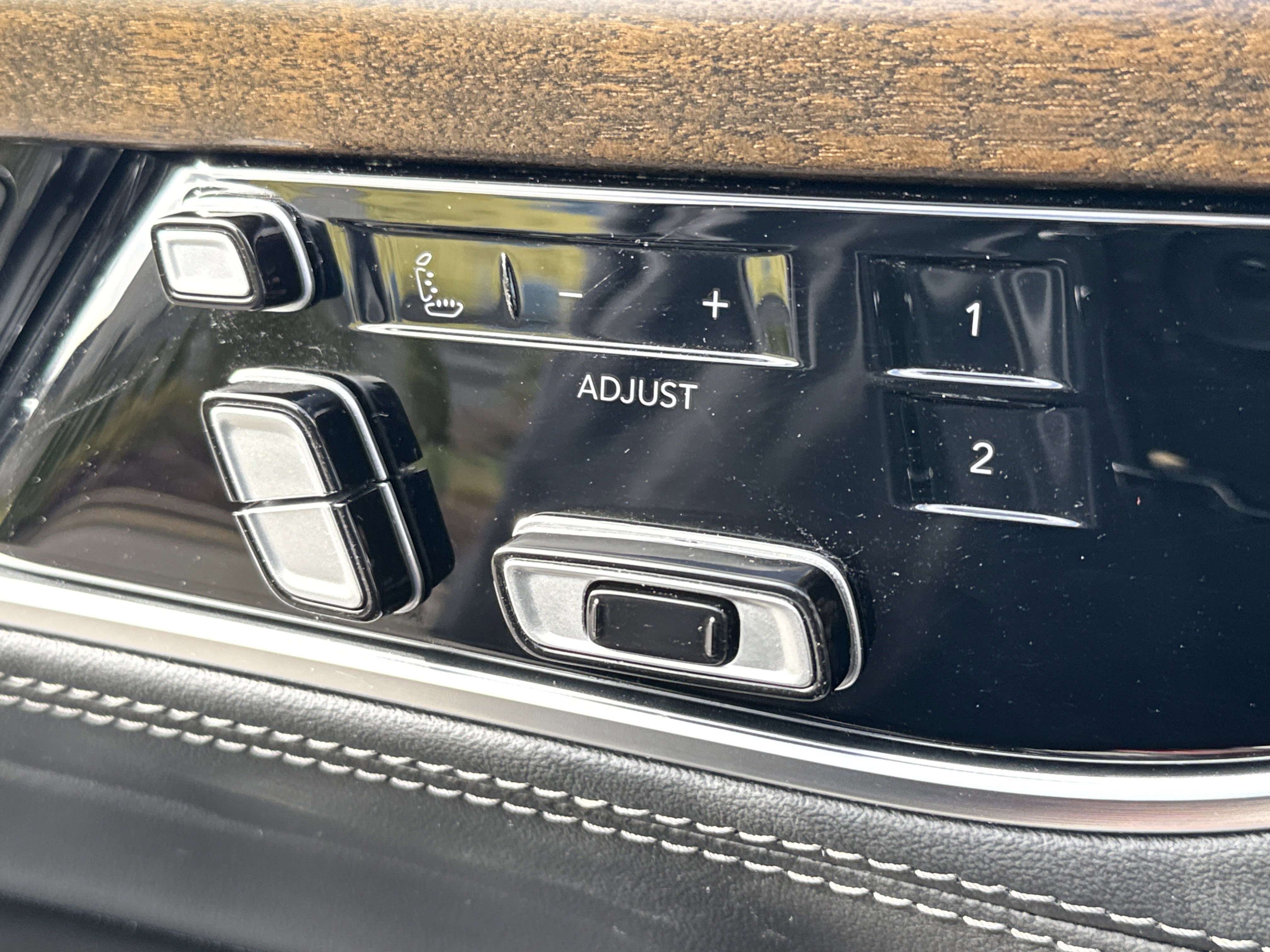 Used 2022 Jeep Grand Wagoneer Series I w/ Flexible Seating Group image 16