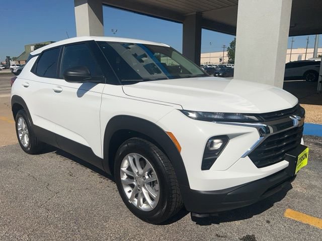 Used 2025 Chevrolet TrailBlazer LS w/ LS Convenience Package FWD image 4