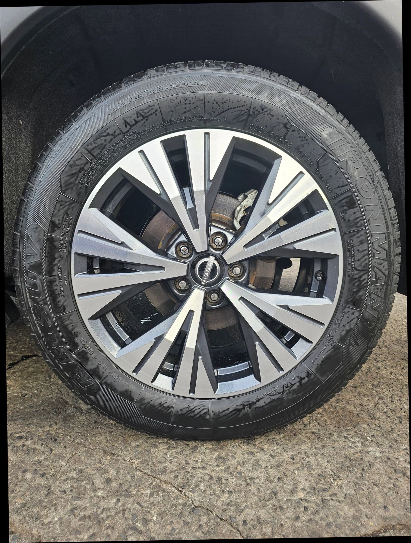 Used 2023 Nissan Rogue SV image 32