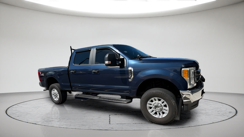 Used 2017 Ford F250 XL w/ STX Appearance Package AWD/4WD image 2