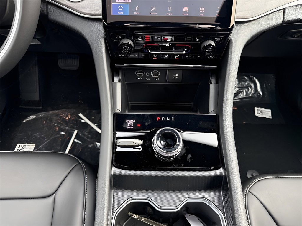 New 2025 Jeep Grand Cherokee Limited image 15