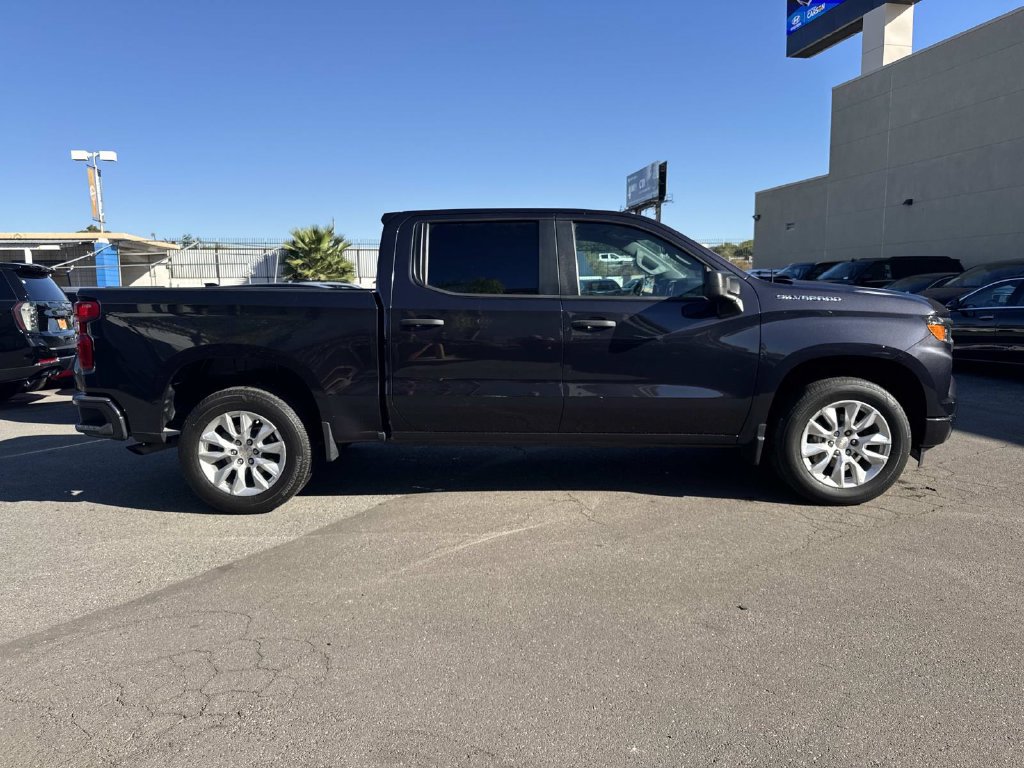 Used 2023 Chevrolet Silverado 1500 Custom RWD image 2