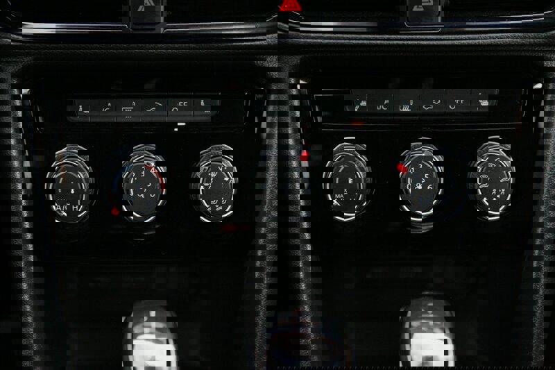 Used 2023 Volkswagen Taos SE AWD/4WD image 22