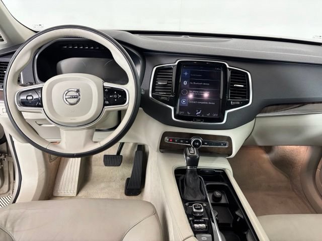 Used 2016 Volvo XC90 T6 Momentum w/ Momentum Plus Package AWD/4WD image 13