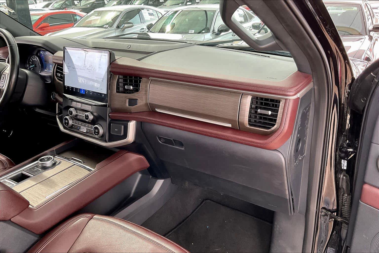 Used 2024 Ford Expedition Max Limited RWD image 19