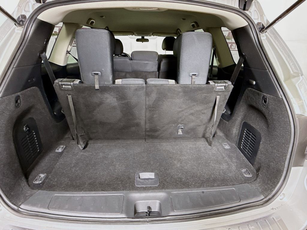 Used 2020 Nissan Pathfinder S image 29