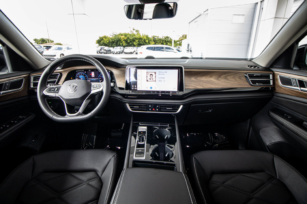 New 2026 Volkswagen Atlas SE FWD image 32