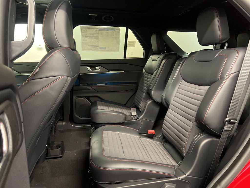 New 2026 Ford Explorer ST-Line w/ ST-Line Street Pack image 33