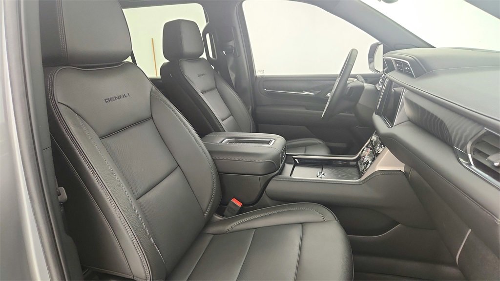 Used 2024 GMC Yukon Denali w/ Max Trailering Package image 34
