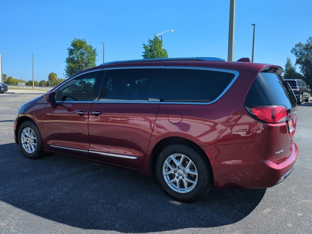 Used 2020 Chrysler Pacifica Touring-L image 7