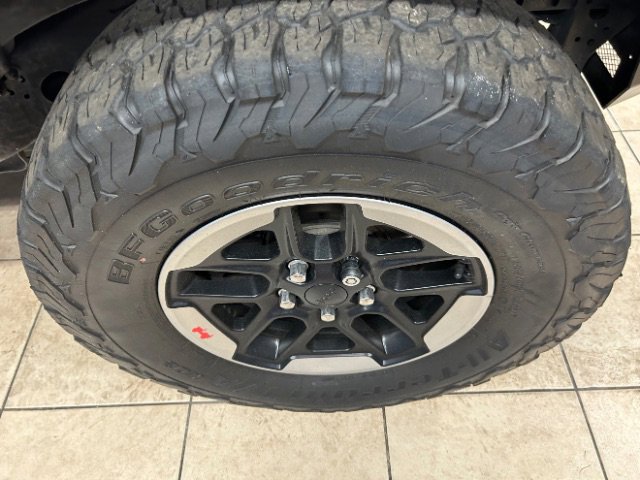 Used 2019 Jeep Wrangler Unlimited Sahara image 17