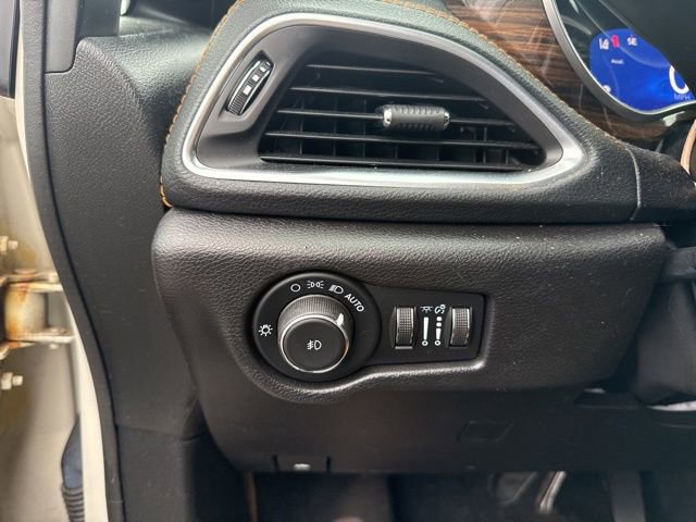 Used 2021 Chrysler Pacifica Pinnacle image 14