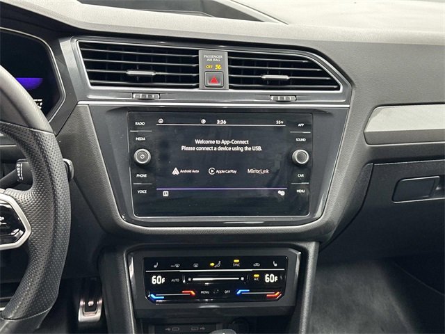 Used 2022 Volkswagen Tiguan SE R-Line image 3