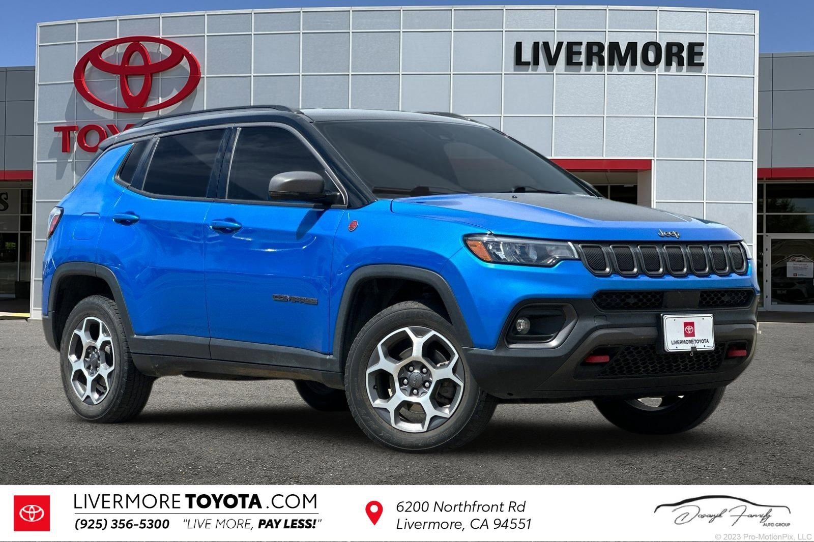 Used 2022 Jeep Compass Trailhawk image 1