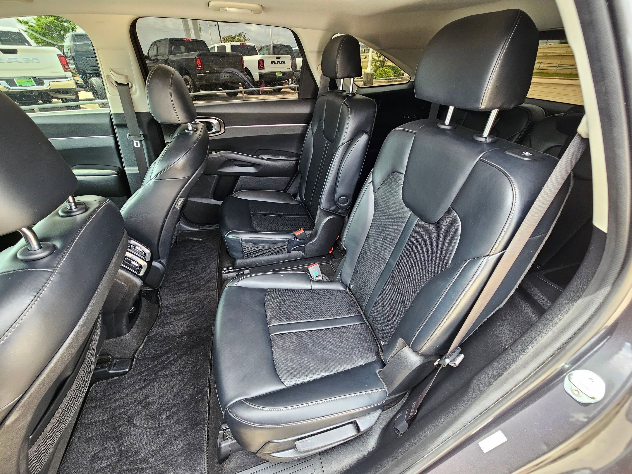 Used 2021 Kia Sorento EX FWD image 26