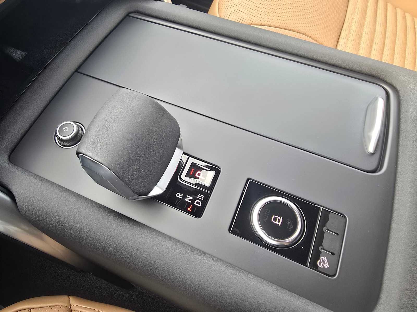 New 2026 Land Rover Discovery Limited Edition AWD/4WD image 32
