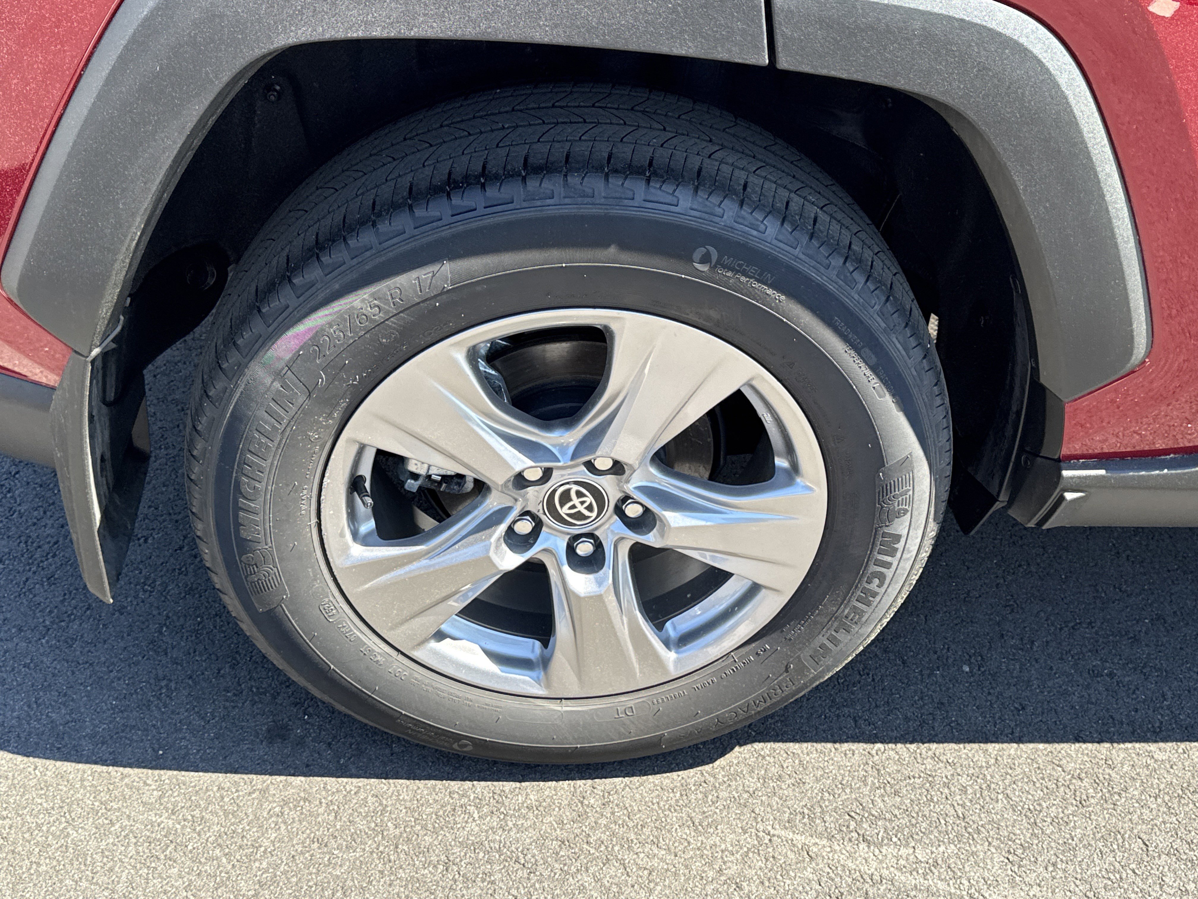 Used 2025 Toyota RAV4 XLE w/ Convenience Package image 16