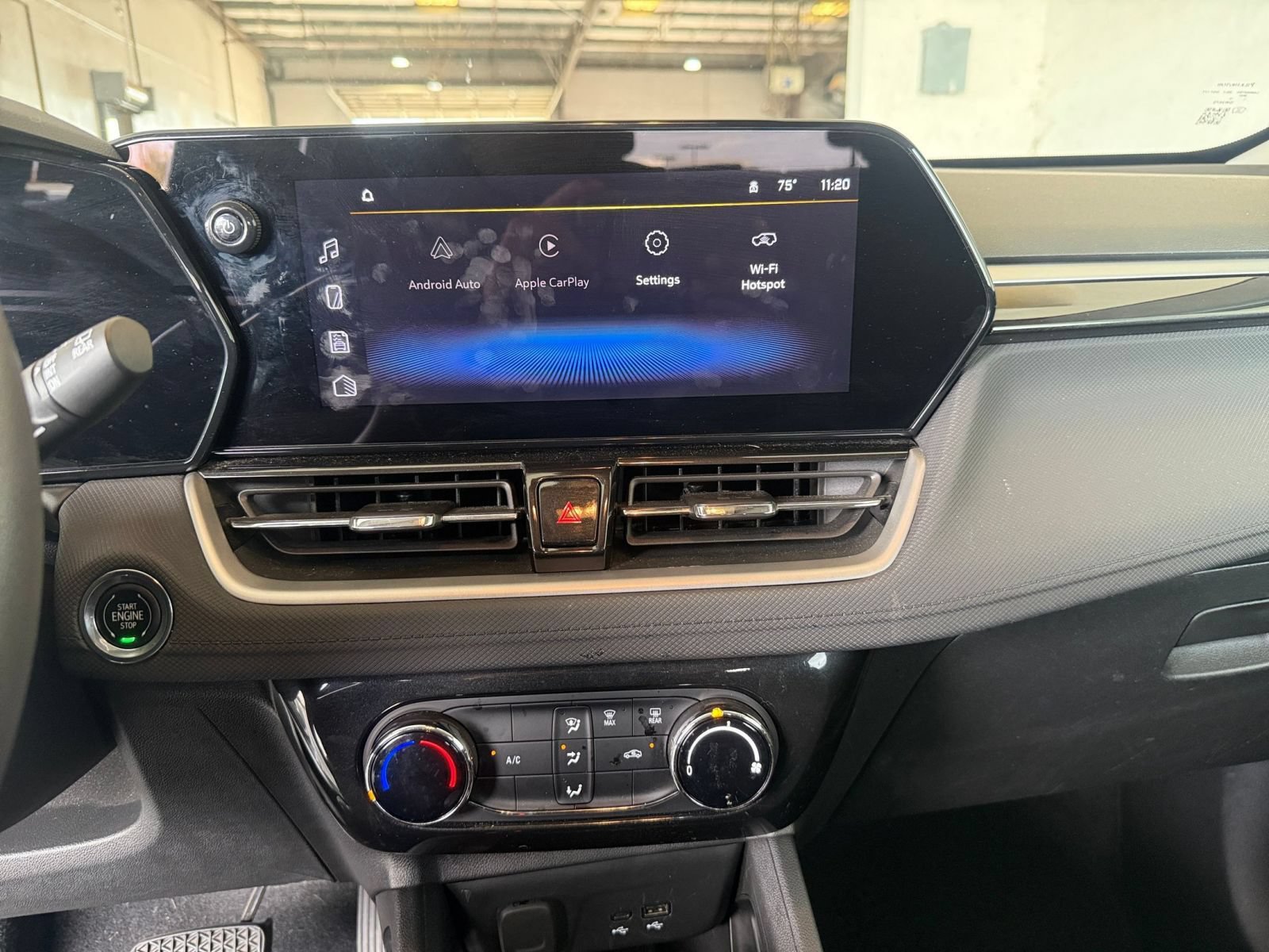 Used 2025 Chevrolet TrailBlazer LT FWD image 16