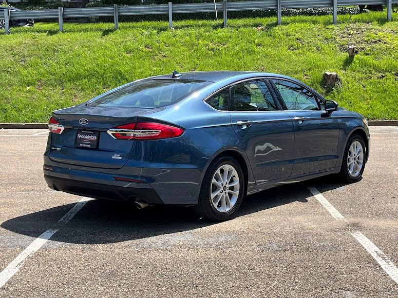 Used 2019 Ford Fusion SE image 18