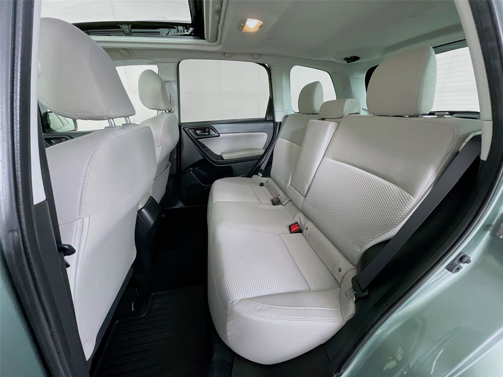 Used 2017 Subaru Forester 2.5i Premium w/ All-Weather Package image 27