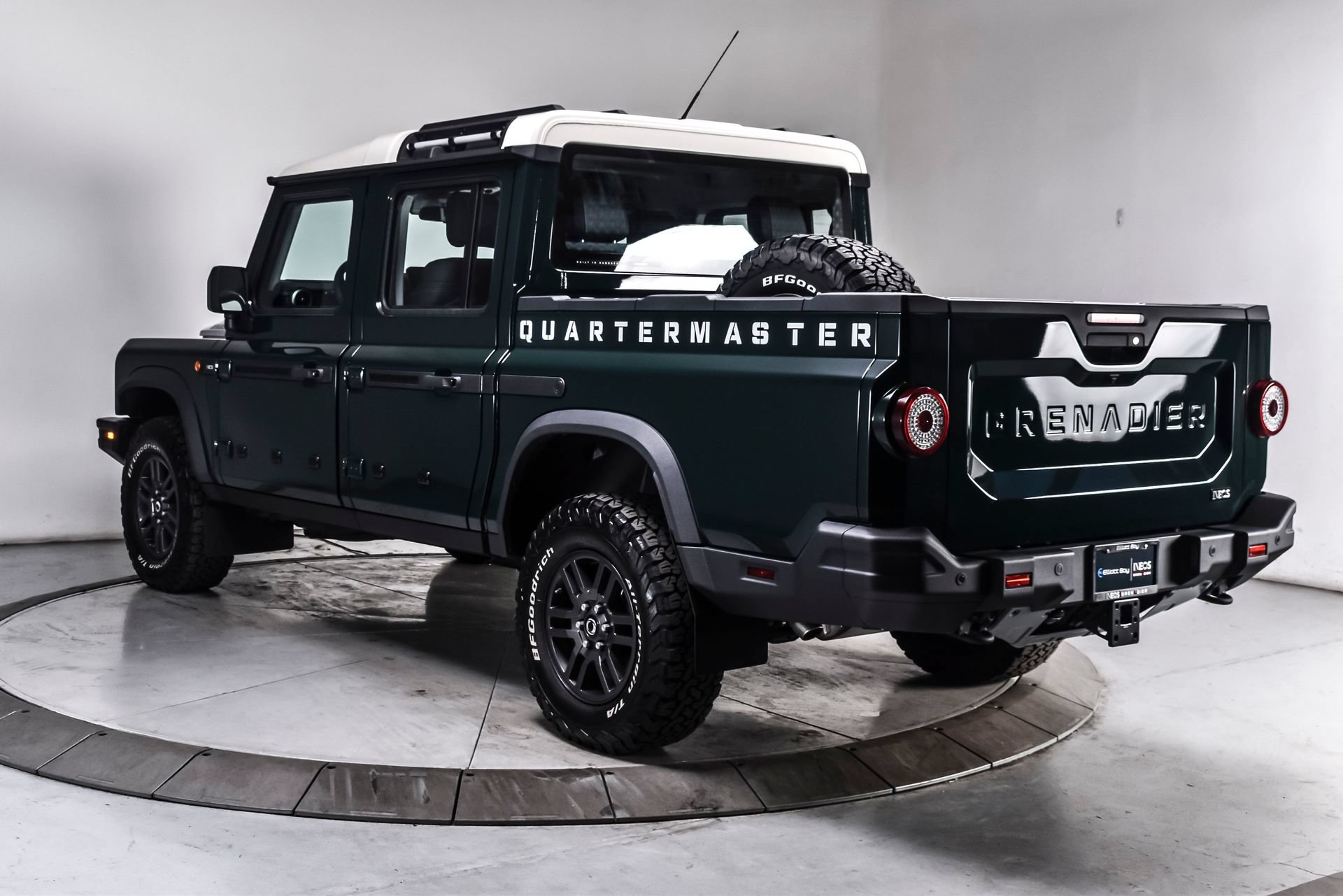 Used 2025 INEOS Grenadier Quartermaster AWD/4WD image 4