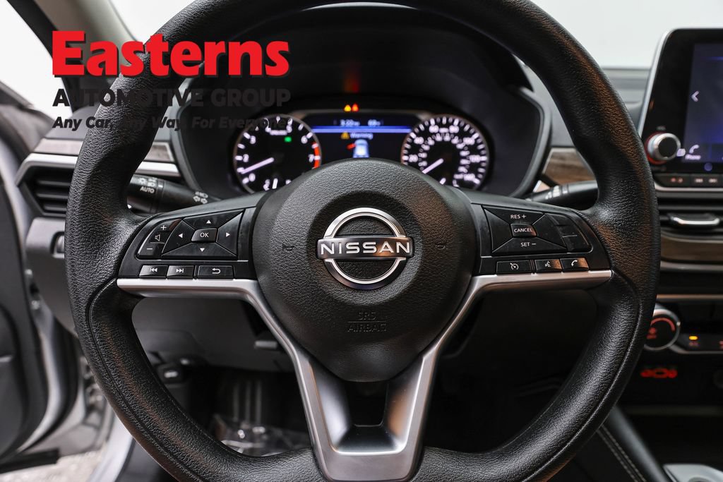 Used 2023 Nissan Altima 2.5 SV AWD/4WD image 10
