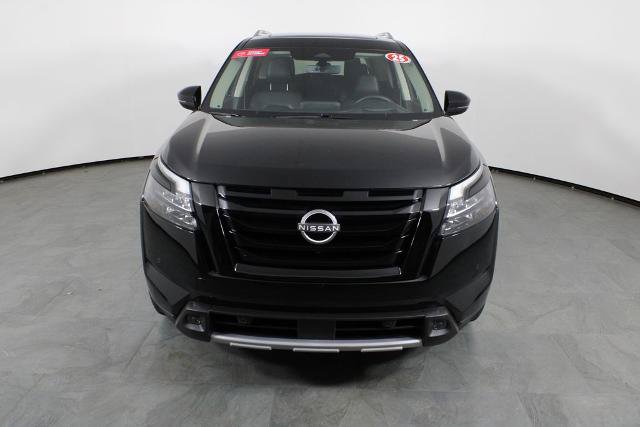 Certified 2025 Nissan Pathfinder Platinum w/ Black Appearance Package FWD image 13
