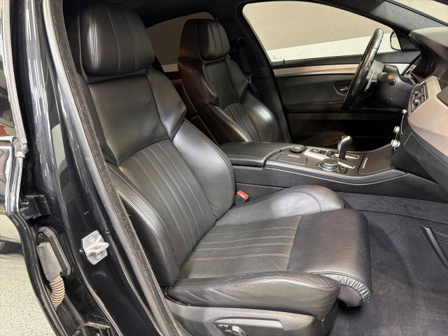 Used 2015 BMW M5 image 55