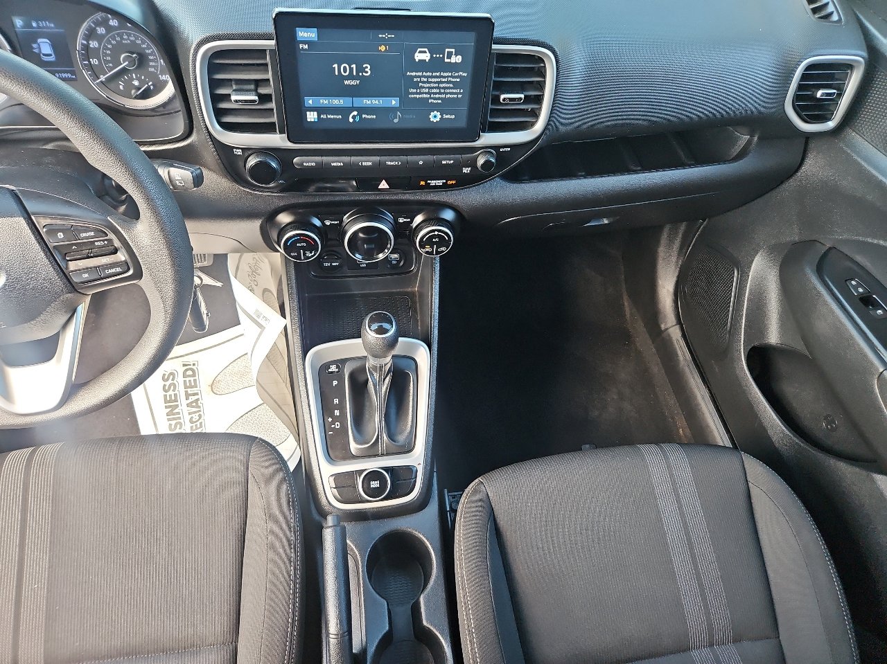 Used 2020 Hyundai Venue SEL image 23