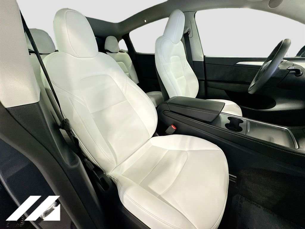 Used 2023 Tesla Model Y Long Range image 30