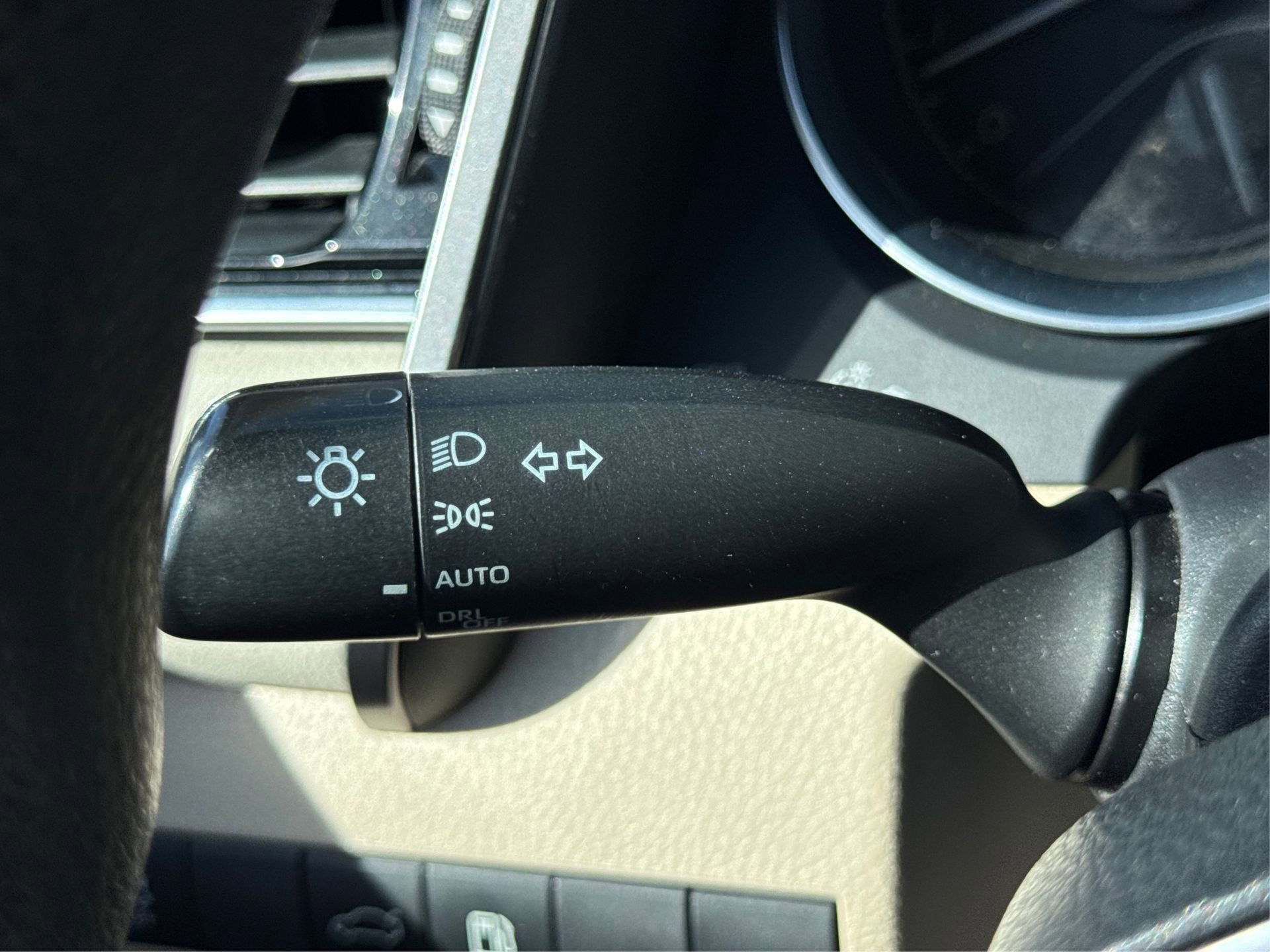 Used 2018 Toyota Camry LE image 34