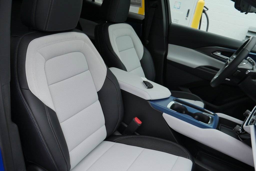 New 2026 Chevrolet Equinox EV LT image 23