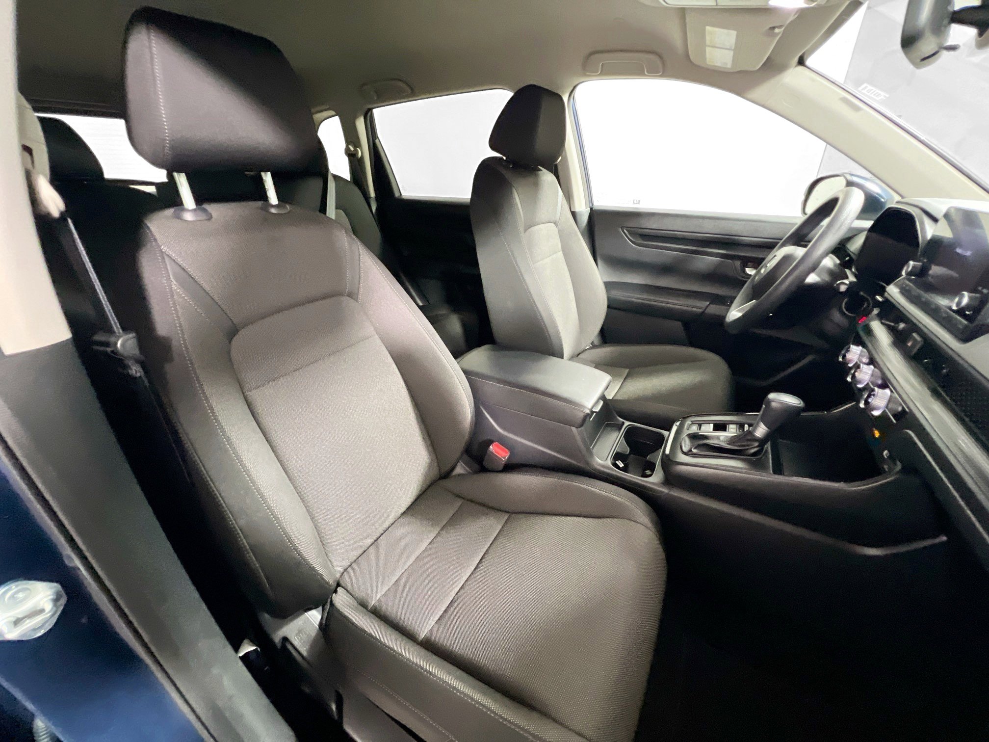 Used 2025 Honda CR-V LX image 31