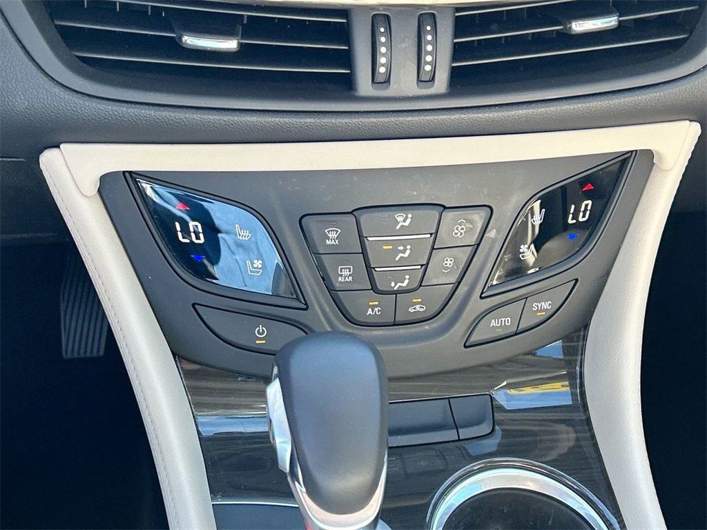 Used 2020 Buick Envision Premium w/ Driver Confidence Package image 27
