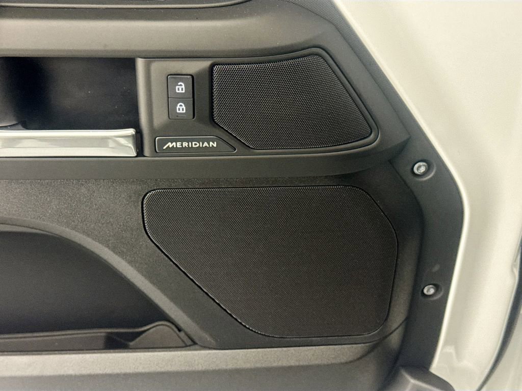 New 2026 Land Rover Defender 110 S AWD/4WD image 18