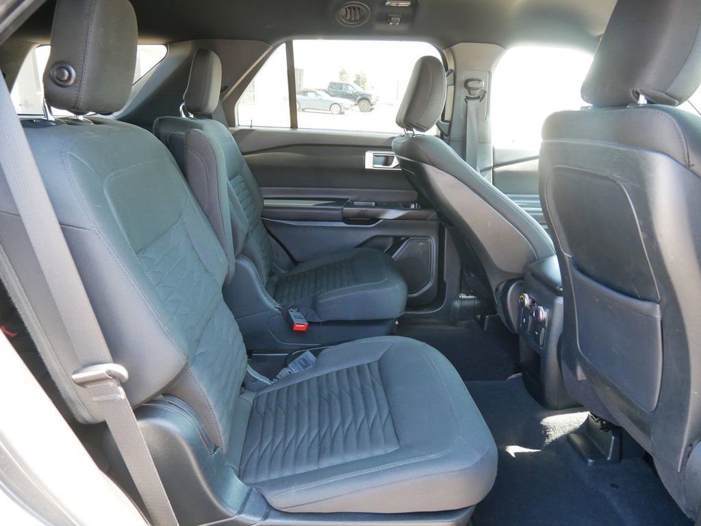 Used 2020 Ford Explorer XLT w/ Comfort Package AWD/4WD image 14