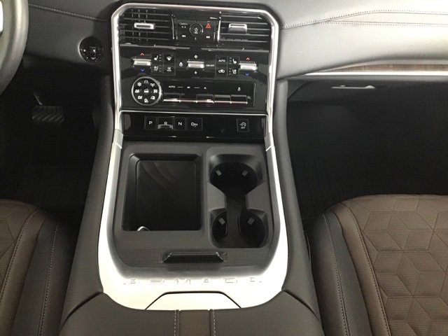 Used 2025 Nissan Armada Platinum image 12