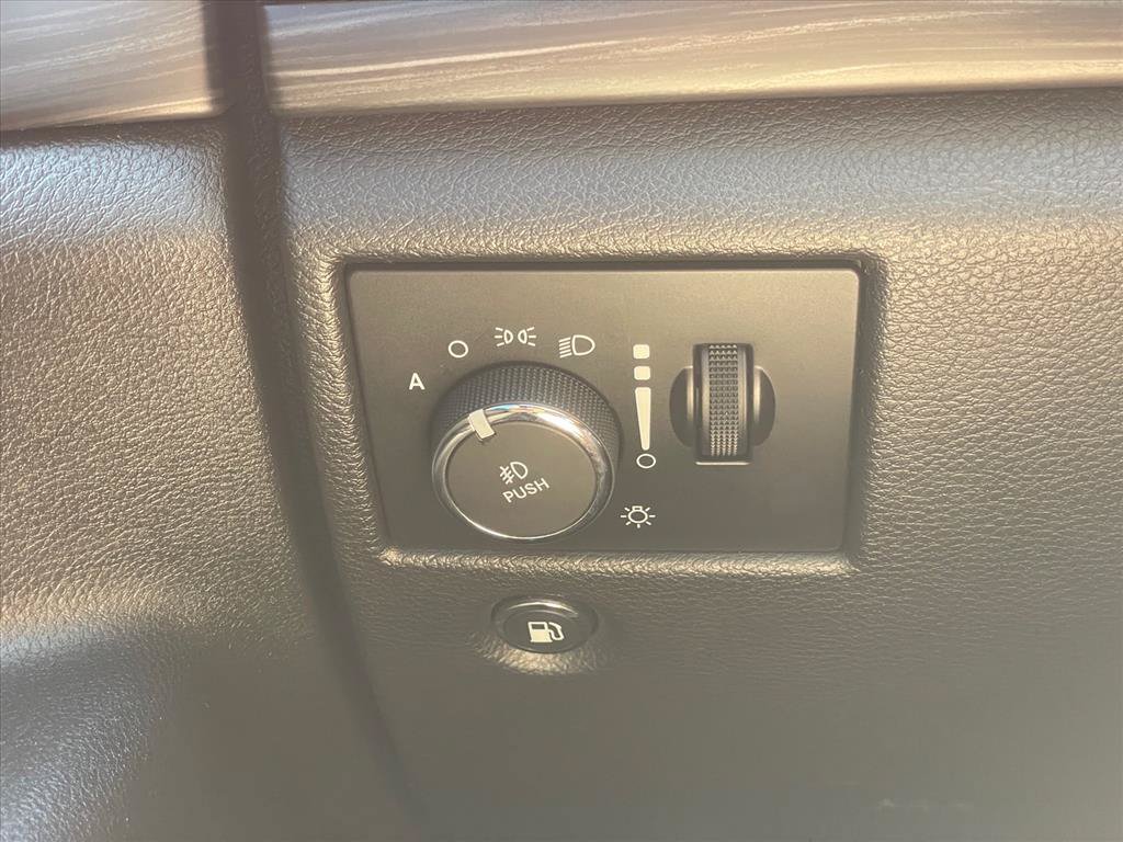 Used 2021 Jeep Grand Cherokee Laredo X AWD/4WD image 19